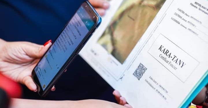 DEVELOPPEMENT RURAL – Andry Rajoelina lance à Mandoto l’entrée en vigueur de la nouvelle loi sur la propriété foncière privée non titrée qui réduit à cinq ans la durée d’occupation des terrains