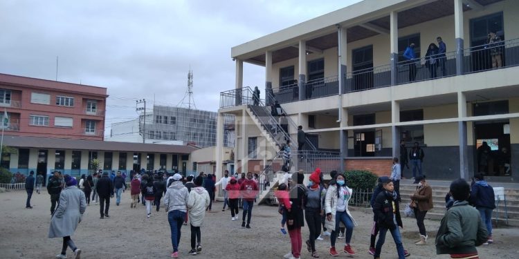 EXAMEN OFFICIEL – Le ministère de l&rsquo;Education nationale annonce le début des corrections des épreuves du BEPC depuis mardi malgré une manifestation de certains correcteurs