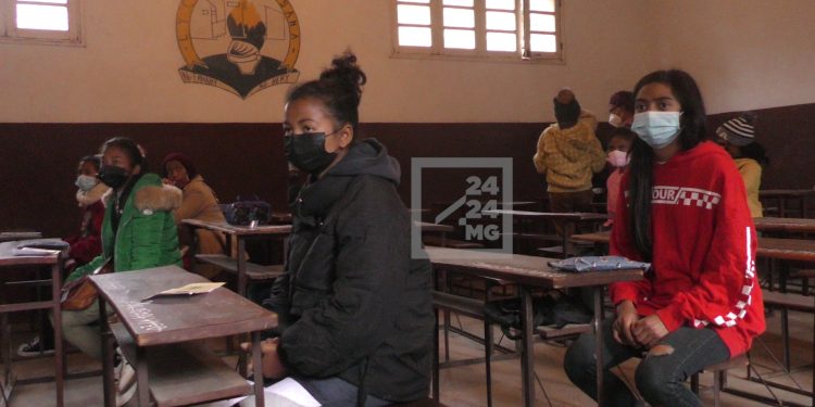 EXAMEN OFFICIEL – Le ministère de l’Education nationale fait état d’une hausse du taux de réussite au Brevet d’études du premier cycle (BEPC) avec 56,44% des candidats reçus