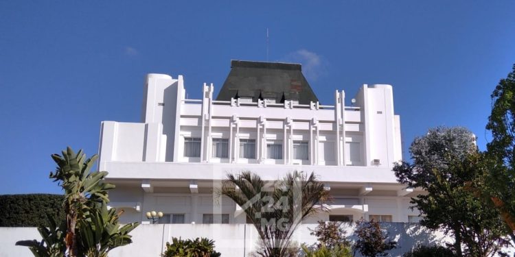 HYDROCARBURES – Les modalités de la hausse des prix des carburants et l&rsquo;apurement des passifs de l&rsquo;Etat envers des pétroliers au menu de la rencontre présidentielle avec les opérateurs pétroliers ce dimanche après-midi