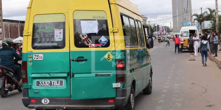 MOBILITE – La municipalité d&rsquo;Antananarivo insiste sur les frais de transport à 600 ariary proposés après les discussions avec le président de la République, des taxi-be prennent 800 ariary aux passagers