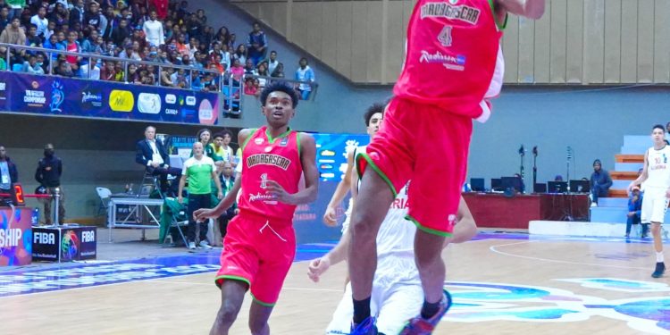 AFROBASKET U18 – Madagascar remporte son deuxième match de poule à la Coupe d’Afrique des nations, 55 – 49 contre l’Algérie