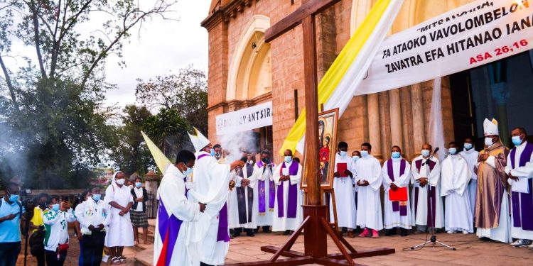 ÉVÉNEMENT – Des sacs importés « détaxés » pour les participants aux Journées mondiales de la jeunesse Madagascar prévues à Antsirabe du 30 Août au 4 Septembre