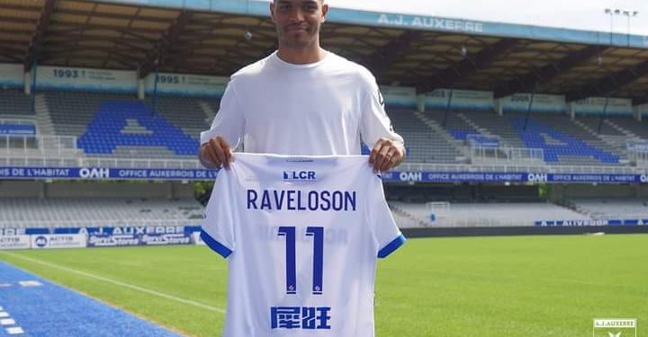 FOOTBALL- Rayan Raveloson rejoint Auxerre pour trois ans