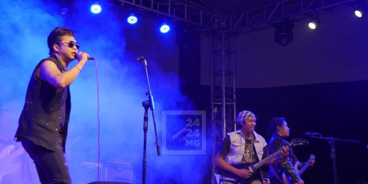 MUSIQUE – Iary, Rheg, Roova, Ziva et Kambana Metal enflamment Antsahamanitra durant le Blooky Festi-Rock.