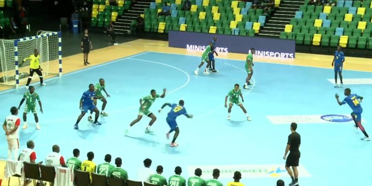 SPORTS – Les Akio trébuchent d&rsquo;entrée au championnat d&rsquo;Afrique Cadet de handball, Madagascar perd son match inaugural face au Rwanda (32-53)