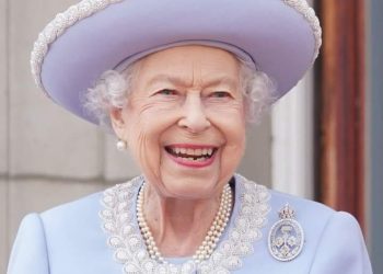 DECES – Elisabeth II, la Reine d’Angleterre, tourne le dos