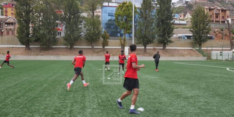 FOOTBALL – Safidy Fortun et Sandro Rabarivony blessés remplacés par Elisco Nomenjanahary et Joël Jinidy en sélection U23, Sahya Seha incertain