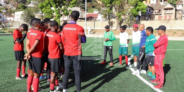 FOOTBALL – Boualem Mankour, empêché pour des problèmes personnels de dernière minute, ne dirigera pas la double confrontation des Barea U23 face aux Pirates Seychellois, la sélection provisoirement coachée par son assistant Herimanitra Rabearisoa