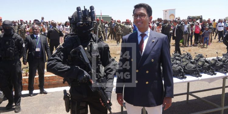 INSÉCURITÉ – Andry Rajoelina évoque une baisse des actes de banditisme liés au vol de zébus et au kidnapping d’étrangers, et encourage les forces armées à faire face à d’autres menaces