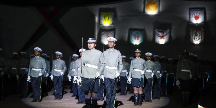 SORTIE DE PROMOTION – 20 femmes parmi les 131 nouveaux officiers des forces armées qui viennent de recevoir samedi leurs épaulettes