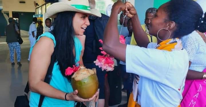 TRANSPORT AÉRIEN – Air Madagascar débarque 26 passagers, dont des professionnels du tourisme, en provenance de La Réunion à l&rsquo;aéroport de Ravoraha samedi pour la reprise de ses vols entre Saint Denis et Sainte Marie