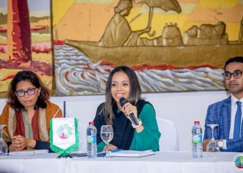 ENVIRONNEMENT – La ministre de l’Environnement invite les témoins des feux de forêt à s&rsquo;arrêter pour aider à éteindre les flammes et à ne pas se contenter de prendre des photos