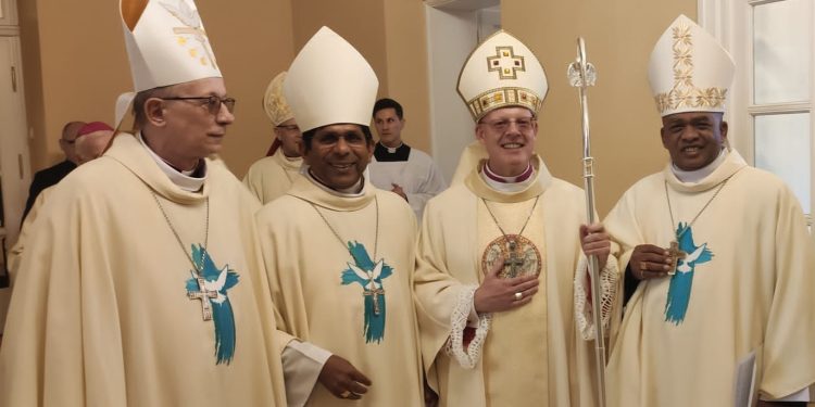 RELIGION – Ordination épiscopale de Mgr Tomasz Grysa, en tant que nonce apostolique de Madagascar, à Poznan en Pologne le 1er Novembre