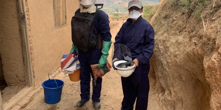 SANTE PUBLIQUE – 200.000 maisons à asperger d’insecticides pour lutter contre le paludisme dans les régions Haute-Matsiatra, Anosy et Ihorombe