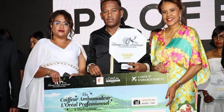 CONCOURS – Eric Mandimbisoa Rindraniaina sacré meilleur coiffeur de The Hairstylist Contest Madagascar 2022