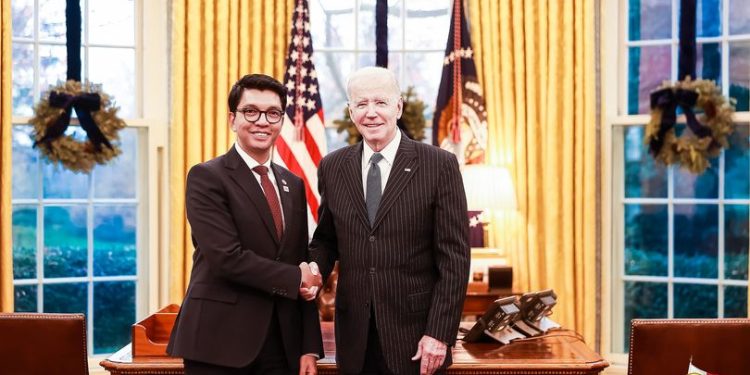 COOPÉRATION – L’importance des élections libres, justes, transparentes et paisibles au menu d&rsquo;une rencontre entre le président américain et ses homologues issus de six pays africains préparant des élections présidentielles en 2023