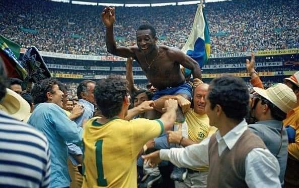 FOOTBALL – Pelé rejoint le firmament