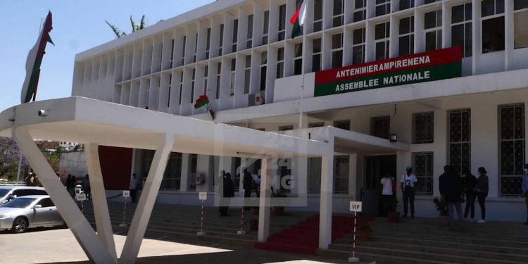 TSIMBAZAZA – L’Assemblée nationale annule la séance de face-à-face avec le gouvernement pour la session en cours