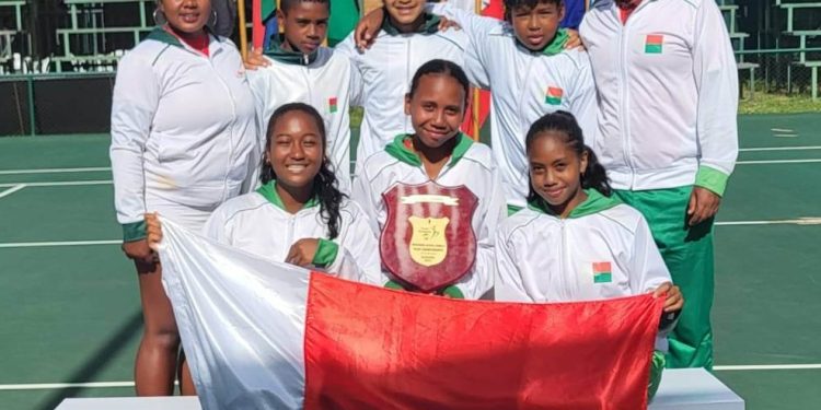 TENNIS – L’équipe féminine malgache U16 sacrée championne d’Afrique australe, les garçons vice-champions