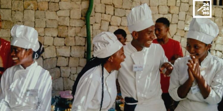 EDUCATION – Les programmes de l&rsquo;IECD pour soutenir la scolarité des jeunes prêts à en découdre