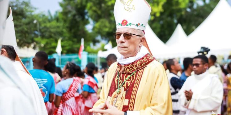 EGLISE CATHOLIQUE – Monseigneur Zygmunt Robaszkiewicz intronisé évêque du diocèse de Mahajanga