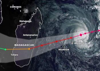CATASTROPHES – Le cyclone tropical Freddy pourrait atterrir entre Nosy Varika et Mananjary mardi soir selon les prévisions de Météo France Réunion 