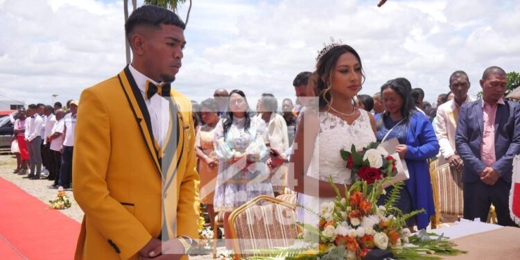 📣MARIAGE – Le Barea Koloina Razafindranaivo et Mendrika Nasandratriniaina convolent en justes noces
