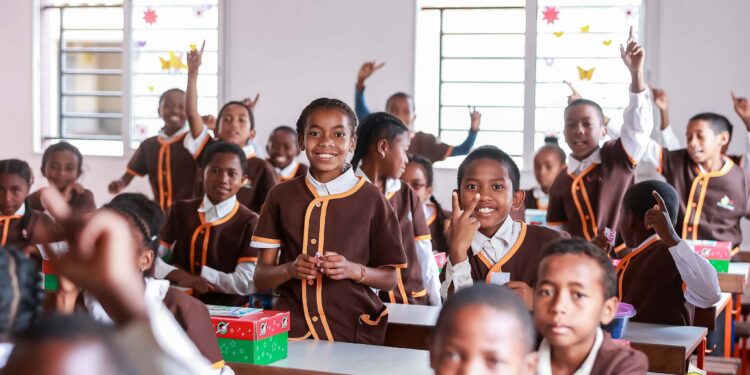 ÉDUCATION – Une autre école primaire publique »manara-penitra », dotée d&rsquo;un parc informatique et d&rsquo;un parc solaire, en cours de construction à Andoharanofotsy