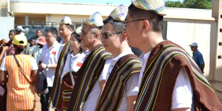 SANTÉ PUBLIQUE – Sept médecins chinois arrivés à Ambovombe dans l&rsquo;Androy pour travailler pendant deux ans à l&rsquo;hôpital Monja Jaona