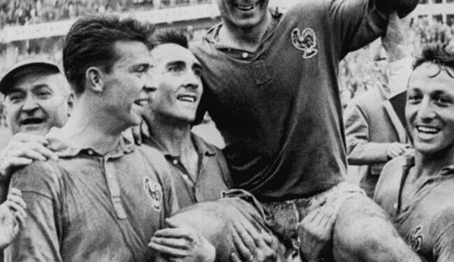 FOOTBALL – Just Fontaine, le meilleur buteur en une seule Coupe du monde, rejoint les firmaments