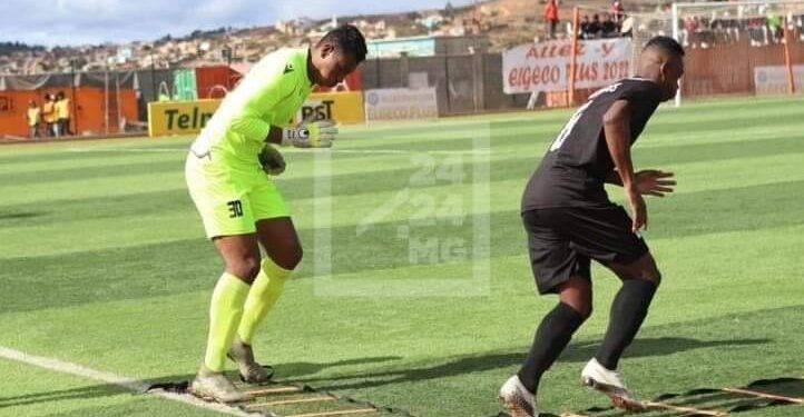 FOOTBALL – Zakanirina « Nina » Rakotoasimbola et » Dax » Arohasina Randrinarimama élus respectivement meilleur joueur de l&rsquo;année par les journalistes et les fans