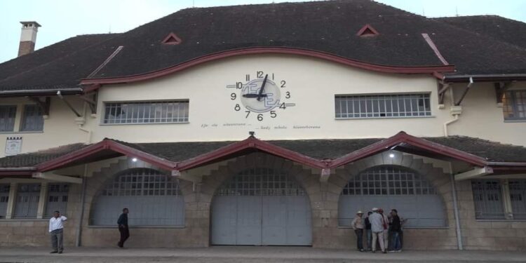 TRANSPORT FERROVIAIRE – le ministère des transports et de la météorologie prendra en charge le paiement de deux mois de salaire pour le personnel de la ligne Fianarantsoa Côte-Est