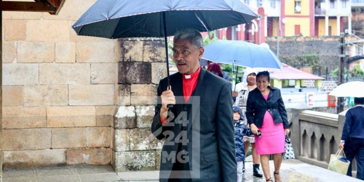 MESSAGE DE PAQUES – Le président de la FJKM appelle les Malgaches « à se réveiller et à se relever d&rsquo;entre les morts pour être éclairés par le Christ »
