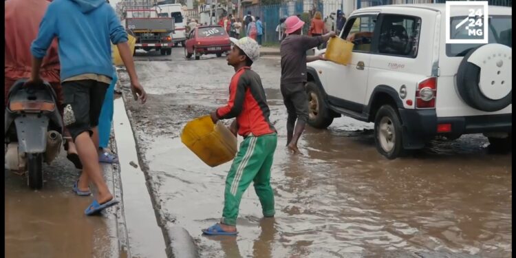 CIRCULATION – La procédure d&rsquo;appel d&rsquo;offre restreint autorisée par le Conseil des ministres pour les travaux de réhabilitation des routes d&rsquo;Antananarivo qui seront pris en charge par l&rsquo;Etat