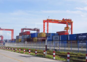 TRANSPORT MARITIME – Le coût des transbordements des marchandises conteneurisées auprès d’autres ports avant leur acheminement au port de Toamasina estimé entre 200 à 300 dollars par conteneurs EVP