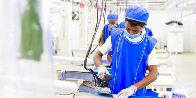 TRAVAIL – Andry Rajoelina rend hommage aux travailleurs