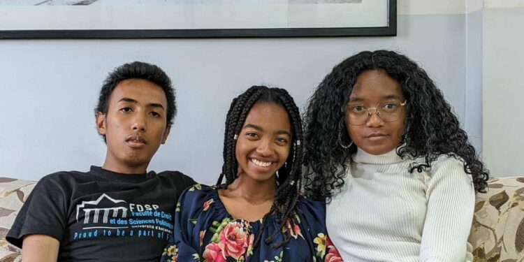 ART ORATOIRE – L&rsquo;Université d&rsquo;Antananarivo rejoint les quarts de finale après avoir disposé de l&rsquo;Université de Lille