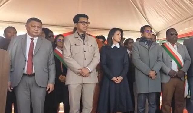 CIRCULATION – Andry Rajoelina promet de trouver une solution aux embouteillages d’Itaosy d’ici un mois