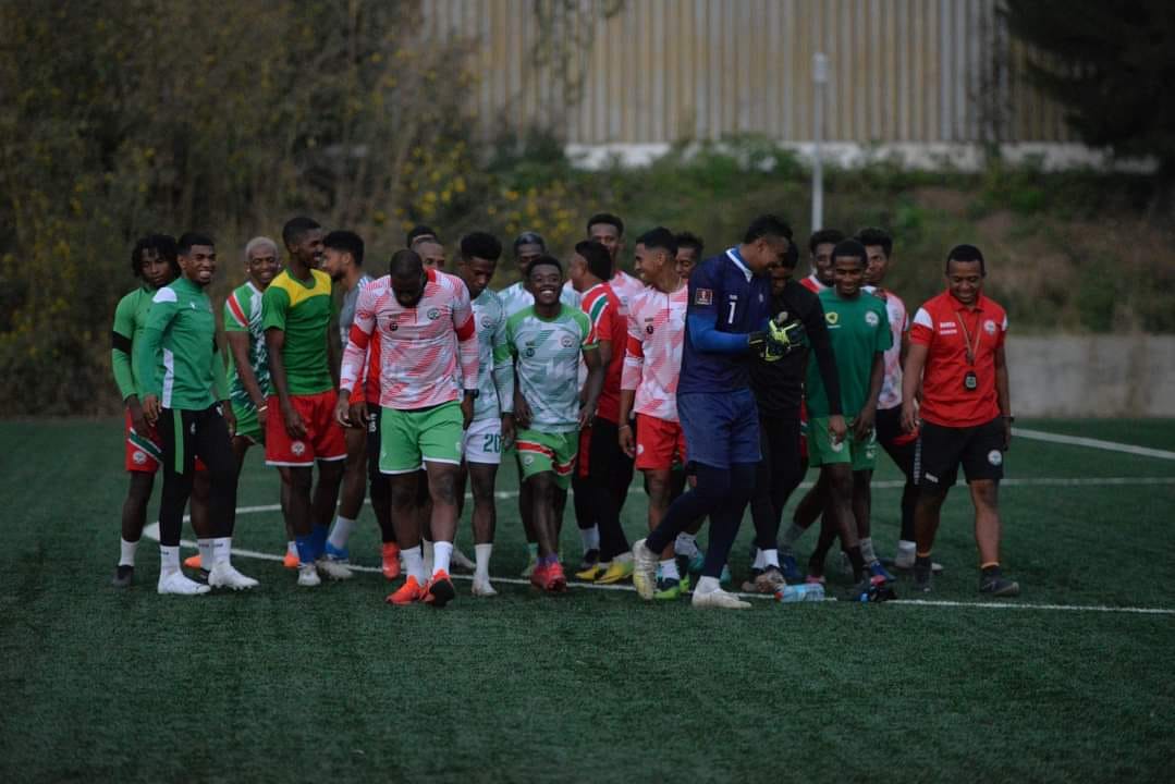 FOOTBALL – Les joueurs en forme, une séance d'entraînement par jour à ...