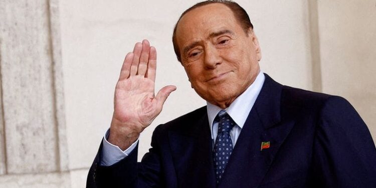 ITALIE – L’homme d’affaire et ancien président du conseil italien Sylvio Berlusconi décédé à l’âge de 86 ans