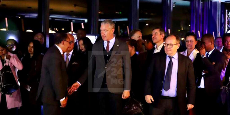 ENERGIE – 10 millions d’euros de la Banque européenne d’investissement pour financer l’électrification de 120 villages ruraux