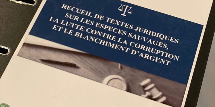 ENVIRONNEMENT – Une application qui donne accès aux textes juridiques mise à disposition des forces de l’ordre pour lutter contre le trafic d&rsquo;espèces sauvages et les crimes environnementaux.