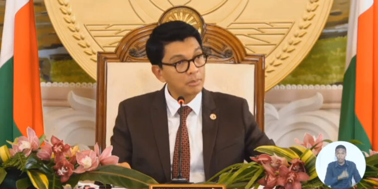 EMISSION SPECIALE – Andry Rajoelina évoque une bonne gestion de l’économie pour expliquer que l’euro soit actuellement à 5 000 ariary et non à 10 000 ariary