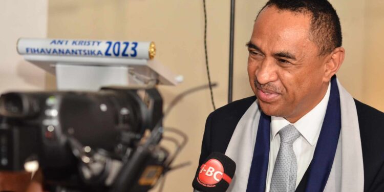 SCRUTIN – Un fils de Norbert Ratsirahonana annonce sa candidature à l’élection présidentielle