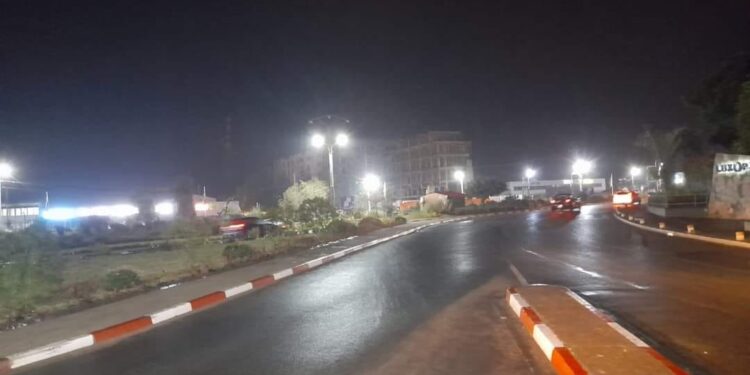 ÉLECTRICITÉ – Des rues d&rsquo;Antananarivo et celles vers les sites d&rsquo;accueil des Jeux des îles éclairées aux lampadaires Cobra