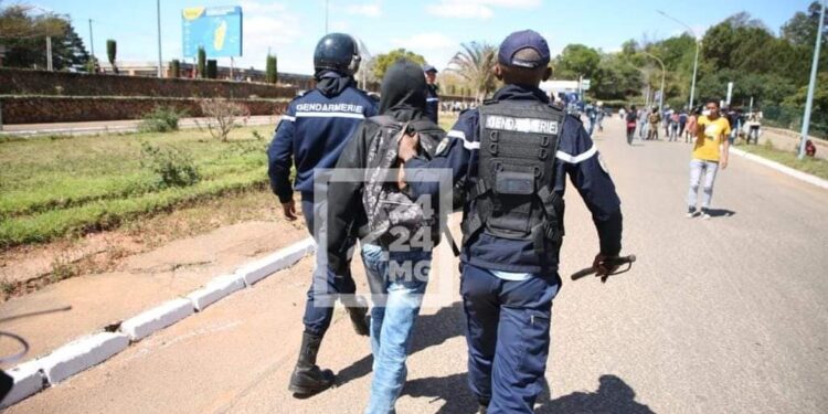 Manifestation à Ankatso – Au moins trois manifestants arrêtés et deux éléments des forces de l&rsquo;ordre blessés 