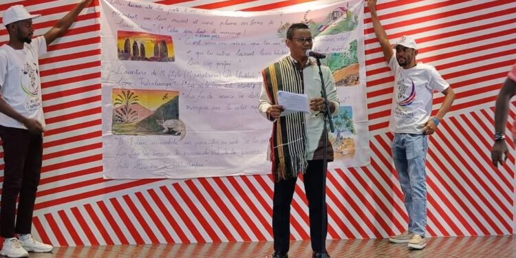 JEUX DE LA FRANCOPHONIE – Narda Natioranomena et son « Monsieur Stylo » représentent la littérature Malgache à Kinshasa