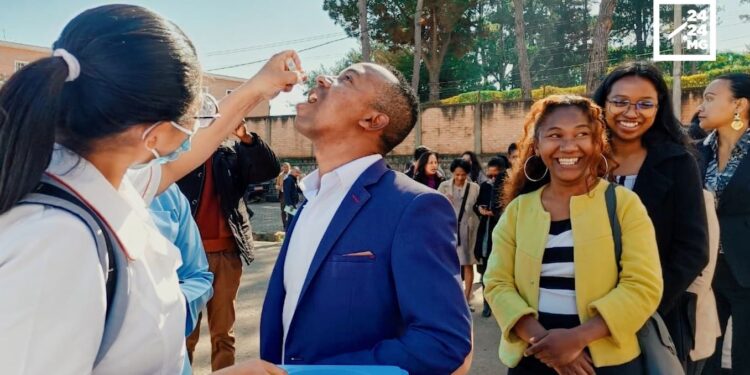 SANTE – Une vigoureuse campagne de vaccination pour faire face à la résurgence de la poliomyélite