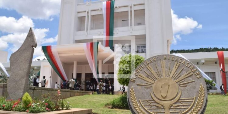 Pluie de nominations et d’abrogations au dernier Conseil des ministres du mandat d’Andry Rajoelina